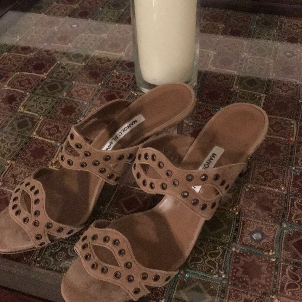 Manolo Blanik slip on heels